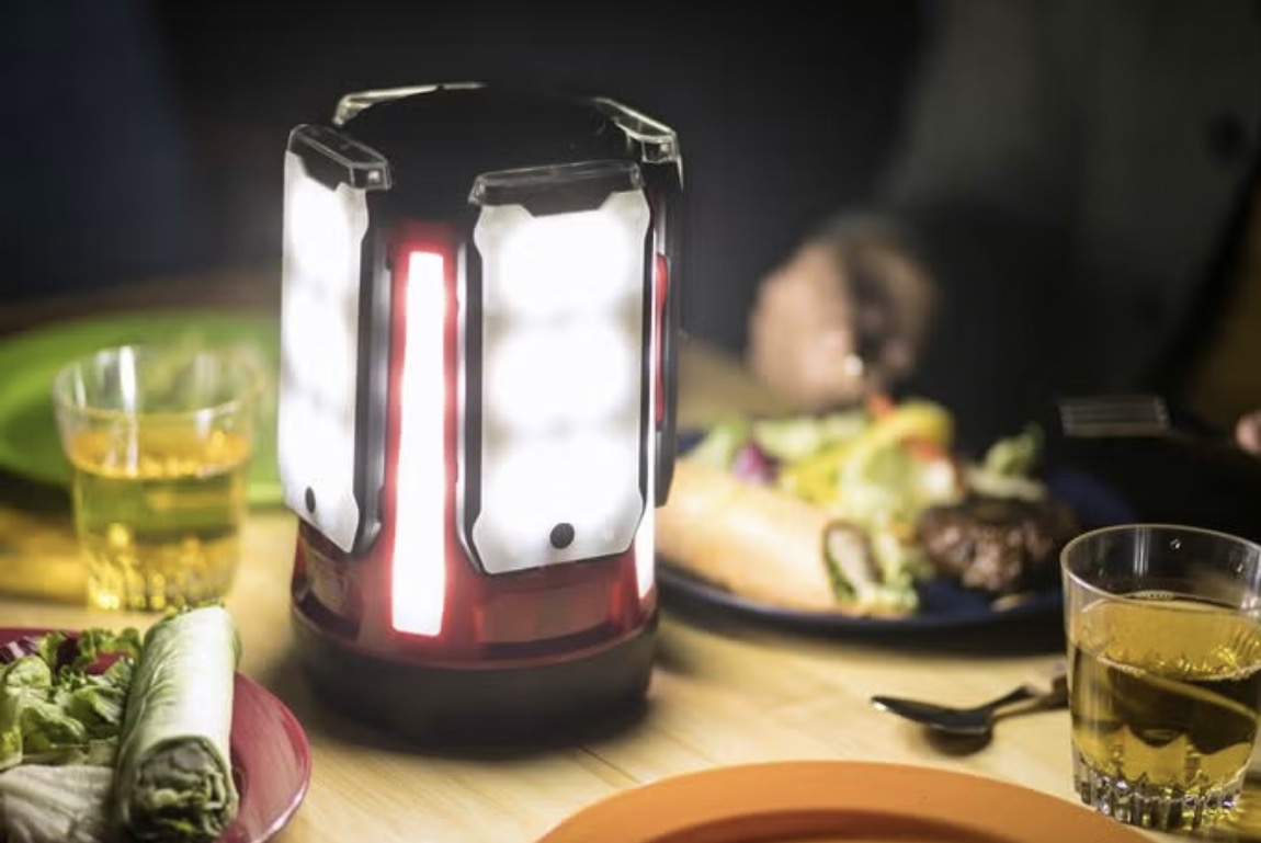 コールマン　クアッドマルチパネルランタンplus(レッド)